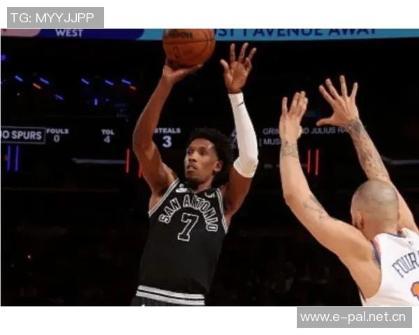 普理查德表现稳定17投7中三分8投3中贡献19分外加4篮板3助攻1抢断