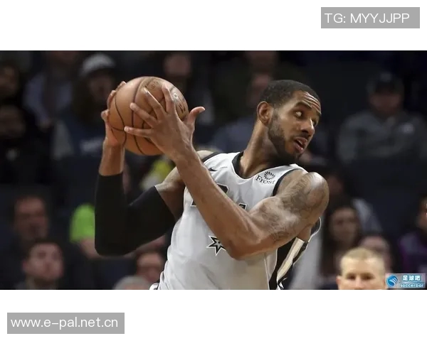 黄蜂队全场狂轰136分10人出战9人得分上双展现强大火力 黄蜂队全场狂轰136分10人出战9人得分上双展现强大火力