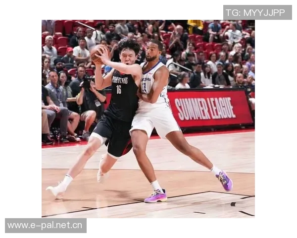 哈利伯顿称赞杨瀚森传球能力强调他能迅速适应NBA比赛节奏