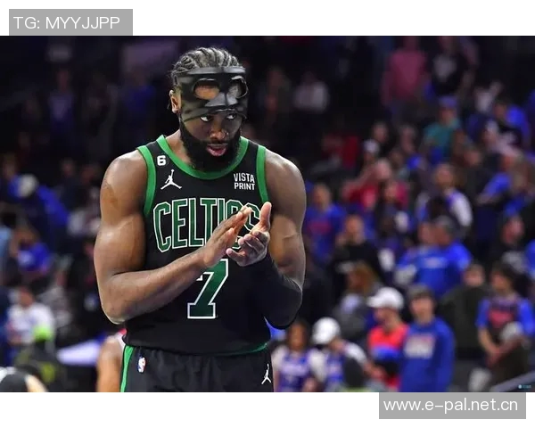 巴克利分享个人经历建议杰伦布朗面对秃头果断剃光保持自信 巴克利分享个人经历建议杰伦布朗面对秃头果断剃光保持自信