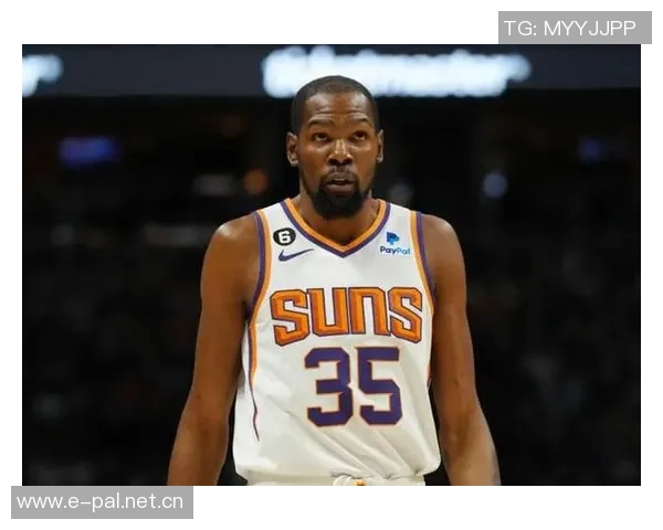 杜兰特谈更衣室角色:成为队友们可以依赖的信任之源 杜兰特谈更衣室角色:成为队友们可以依赖的信任之源