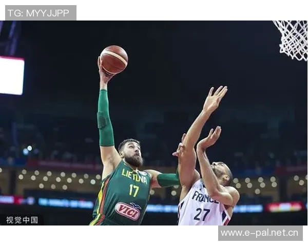 戈贝尔半场压哨补篮被判干扰球无效挑战成功引发热议