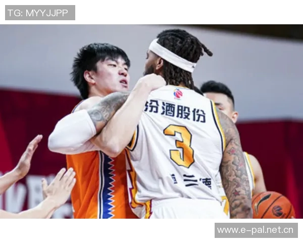 赛场竞争激烈阿门与阿尔瓦拉多冲突后握手言和展现体育精神 赛场竞争激烈阿门与阿尔瓦拉多冲突后握手言和展现体育精神