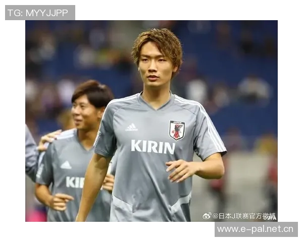 贾府后卫板仓滉震惊于欧冠前一天被通知踢后腰位置